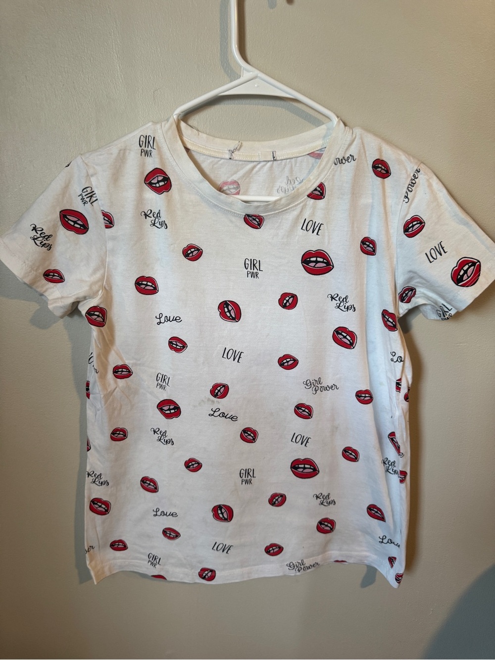 Woman White T-Shirt with Red Lip Print Y2K style